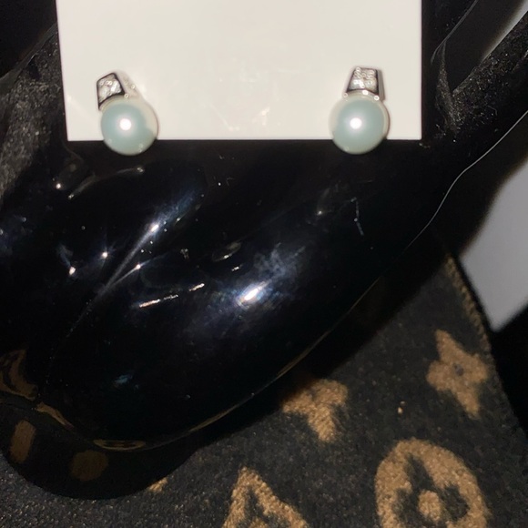 - Jewelry - COPY - Nadine Pearl drop earrings beautiful never worn